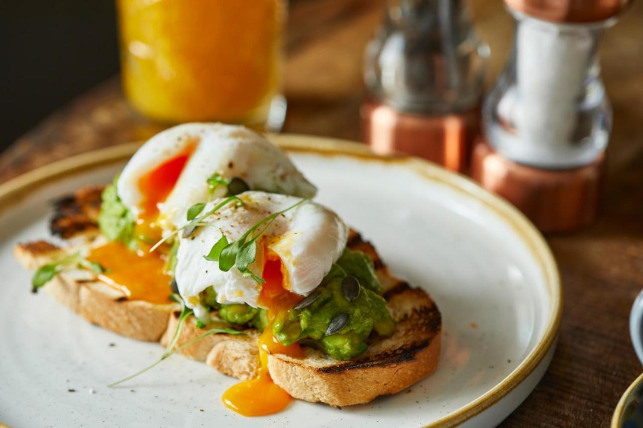 The Bower Inn Bridgwater Dış mekan fotoğraf Avocado on toast with a poached egg