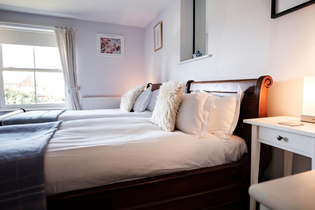 The Bower Inn Bridgwater Dış mekan fotoğraf A bedroom at the Old Mill