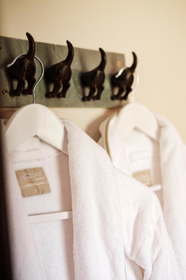 The Bower Inn Bridgwater Dış mekan fotoğraf A white coat