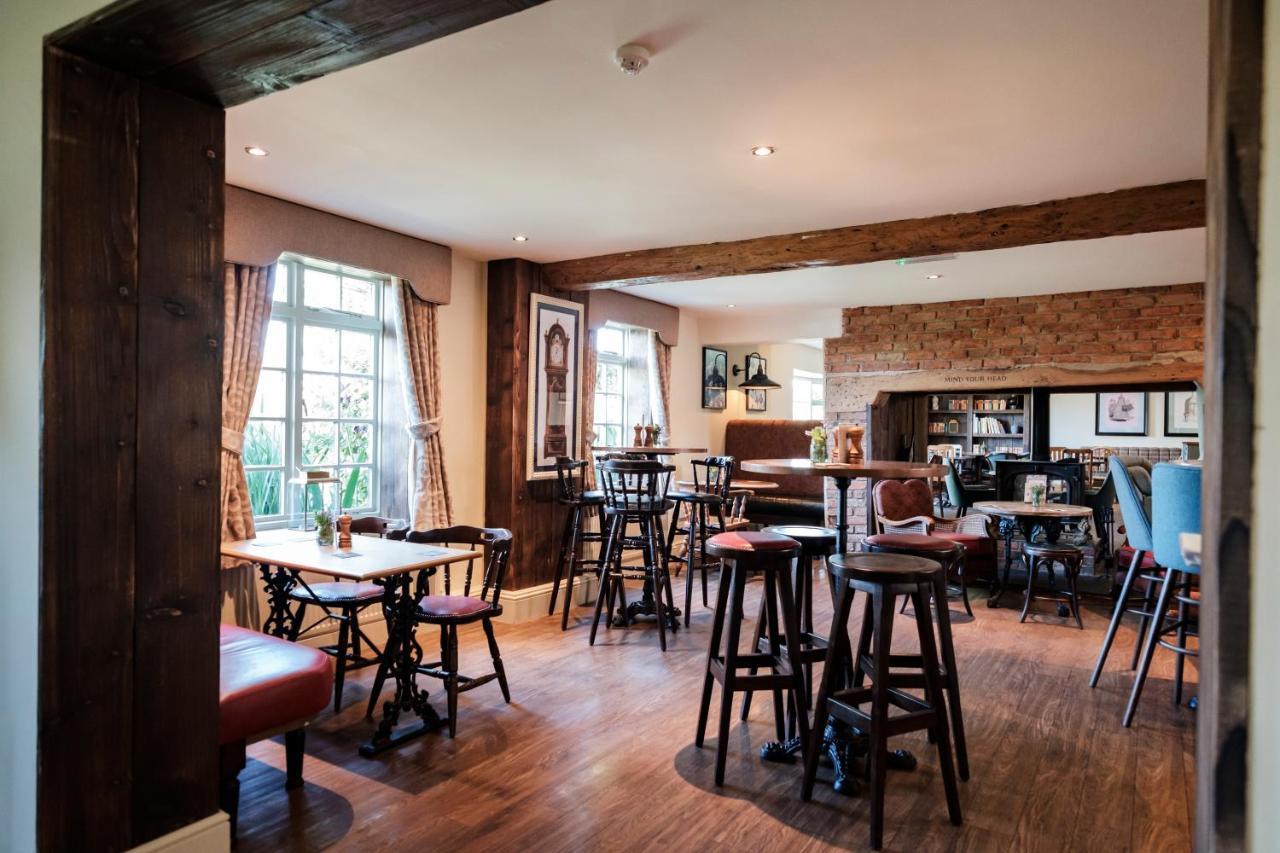 The Bower Inn Bridgwater Dış mekan fotoğraf The interior of the pub